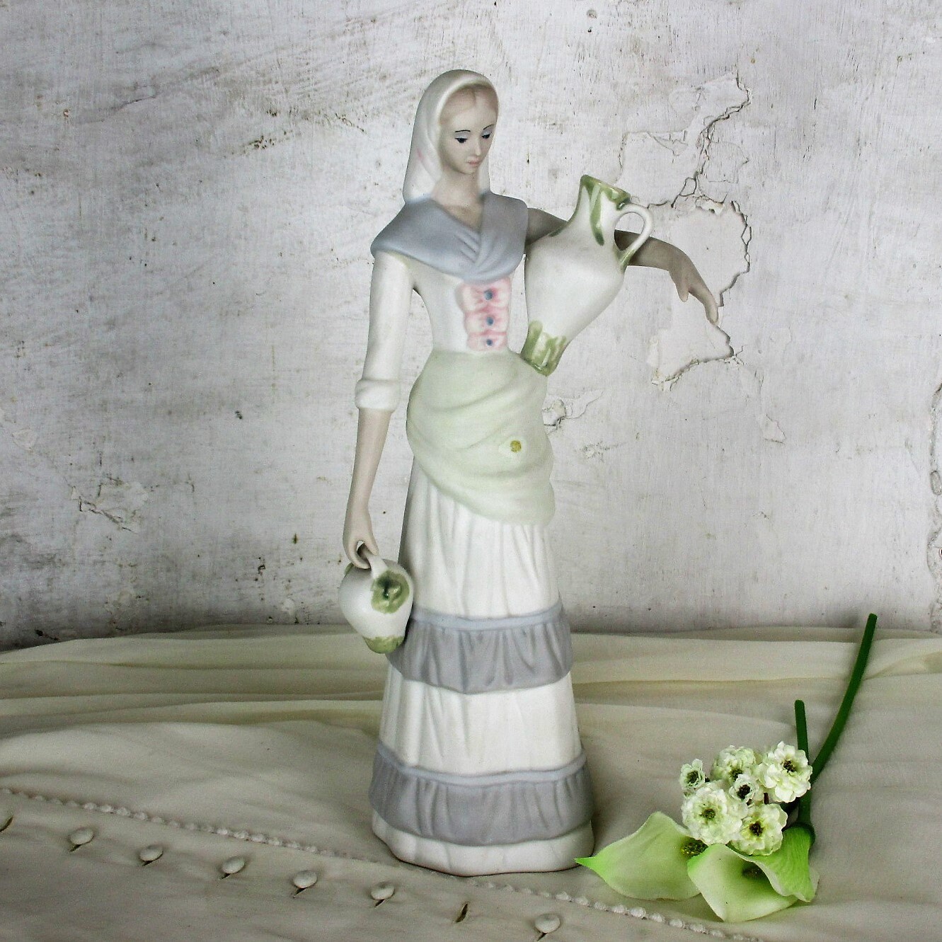 LLADRÓ Water Girl Figurine. Porcelain Nude Female Figure.