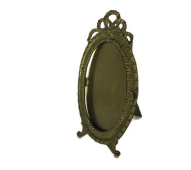 Rococo Vintage French Standing Brass Embossed Oval picture frame Ornate 6.88"