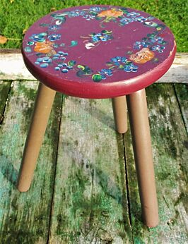 Small Retro Stool Chair Retro Tripod Legs Hand painted Tabouret Crutch Dutch