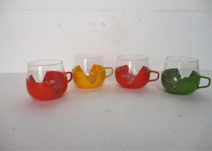 set of 4 vintage Modernist Melitta style coffee tea cups mugs Different colors mushroom glass plastic funky