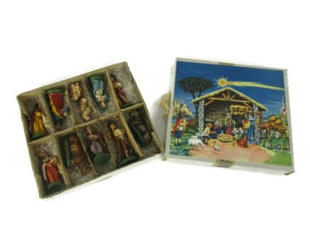 Retro Nativity Christmas Scene Set  Stables Figures Figurines Resin Italy set of 12 pieces in original box