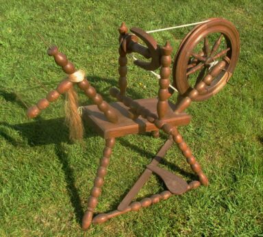 Vintage Wooden Spinning Wheel Decorative Working Spindle Carved Wood Lovely