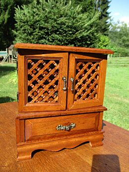 Small Jewelry Cabinet Vanity 3 Drawers Trinkets Sweet Vintage