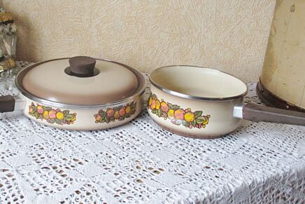 Vintage Enamel Cooking Pot Saucepan Casserole Brown Orange Design Enamelware