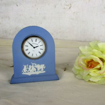 Small Mantle Clock Wedgwood Jasperware Baby Blue Lavendel Bas Relief