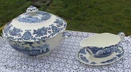 Antique Enoch Wedgwood English Royal Home of Britain Gravy Boat Soup Bowl