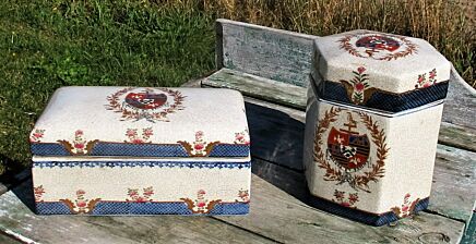 two lovely stone ceramic treasure boxes marked moved et profsor lovely