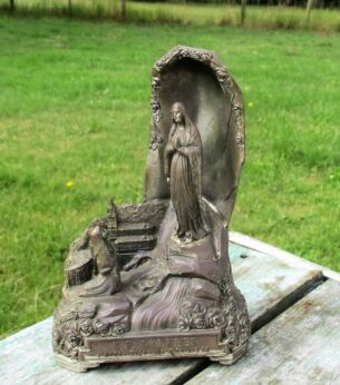 Vintage Lourdes Music Box Virgin Mary St Bernadette French France Working