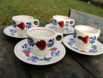 4 cup and saucers Boerenbont Made For Royal Sphinx by Boch Floral Pattern