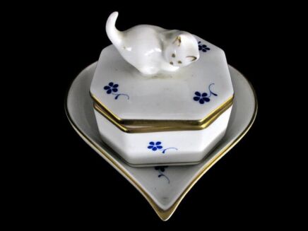 Trinket Jewelry Box with cat on top Herend Hungary Limited Lidded box sweet