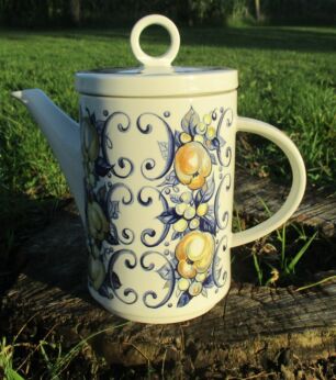 Cadiz Villeroy and Boch Vintage teapot Flowers Fruit Lovely Ceramic