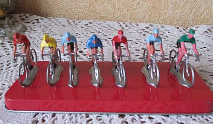 7 vintage Miniature Cyclists tour de France Aluminium Plastic Figurines