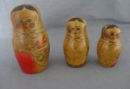 Vintage 3 Pieces Authentic Nesting Dolls Russian Matryoshka Babushka Hand Painted