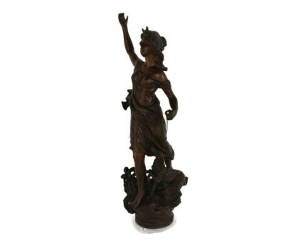 Statue faux Copper Spelter Female Lady Warrior with Dog Trumpet Hunt Gorgeous