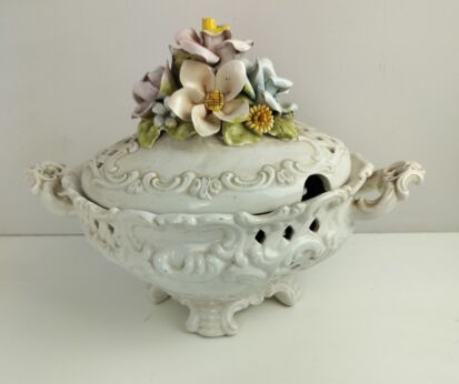 art Deco Dish Bowl Lidded 3D Porcelain flowers antique Centerpiece Bassano Italy