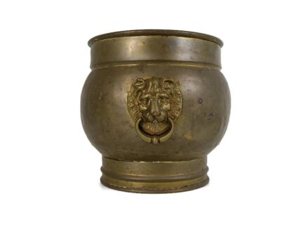 Vintage Hammered Brass Pot Kettle Planter Decorative   Coal Scuttle Lion Heads 