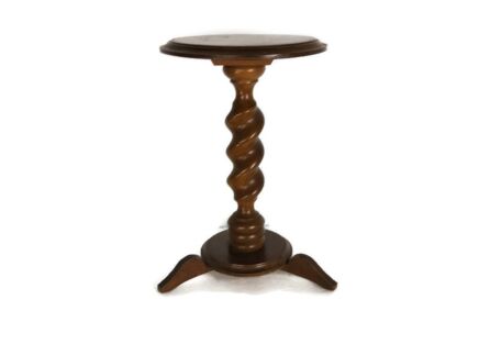 lovely vintage Barley twist carved wood Pedestal tripod legs, Side table plant stand barn style