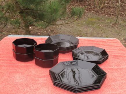 Vintage Retro Arcoroc Octagon Octime Black Kitchenware set 4 people 16 pieces