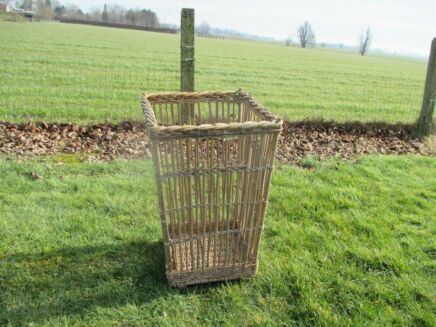 Retro Large Industrial Heavy Duty Wired Rattan Wicker Laundry Linen Basket Loft Barn Style Country Farmhouse 