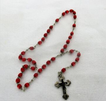 Vintage Rosary Catholic Child Girl Necklace Wooden Prayer Beads Red Lovely