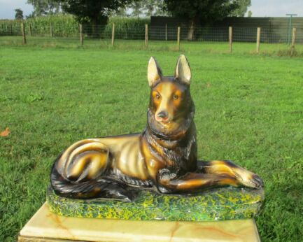 Plaster Statuette German Shepard Dog Statue sculpture on Base Vintage