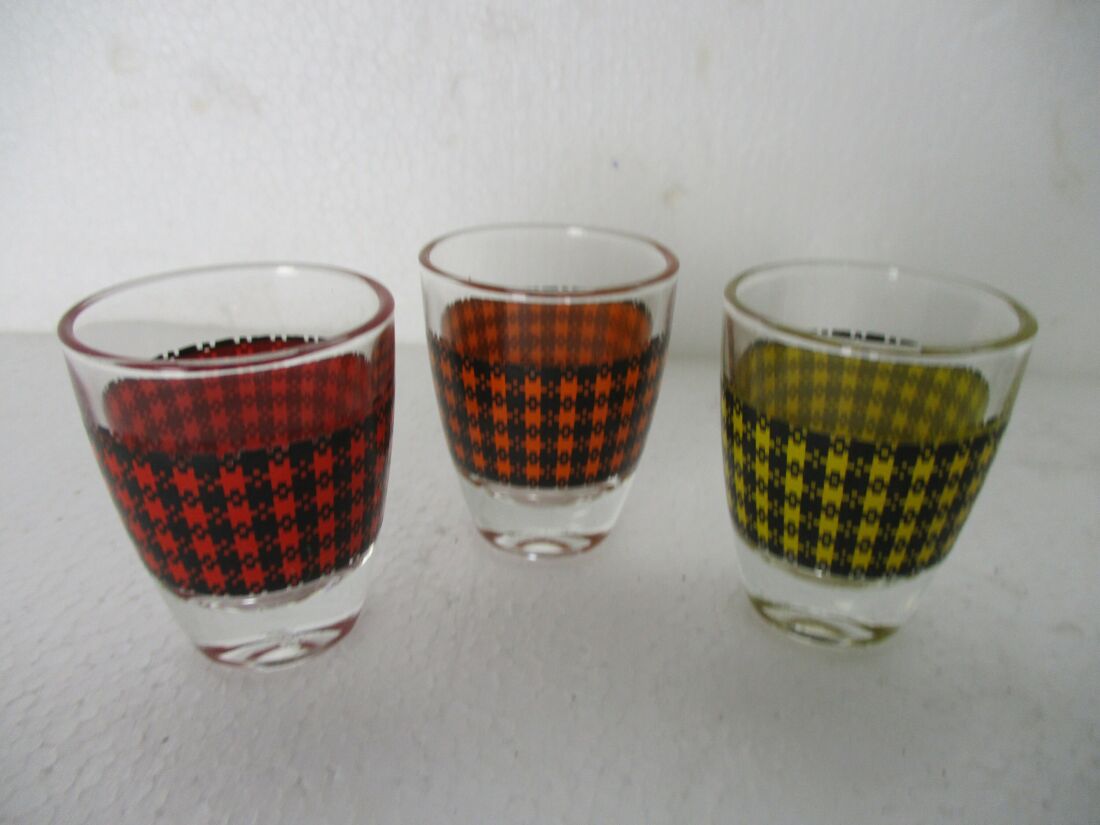 Retro Checkered Glass Cup