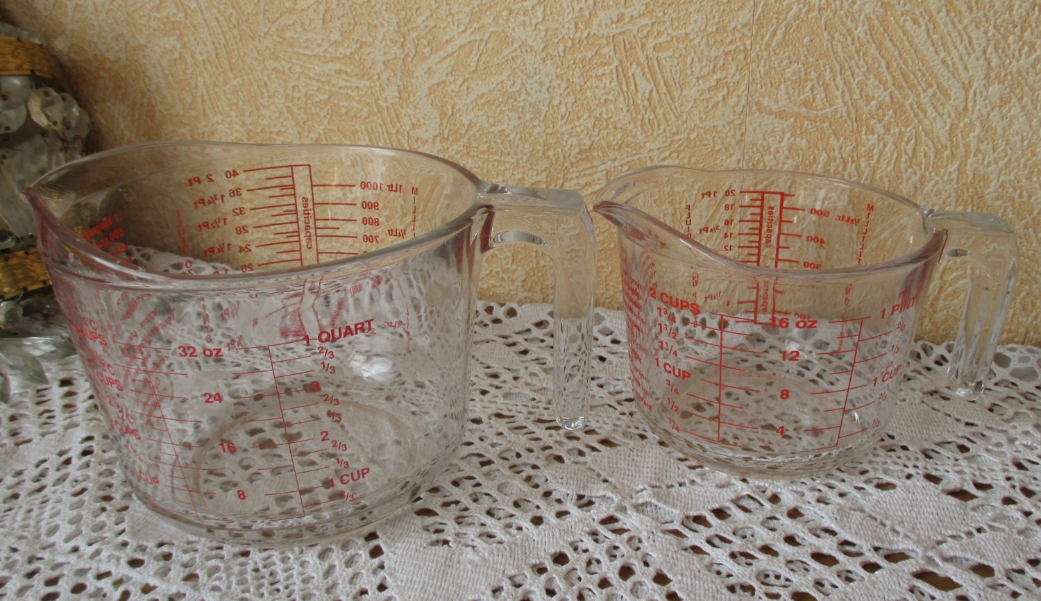 Vintage Pyrex Measuring cups 2 Red Letters clear glass - Collectors in the  House